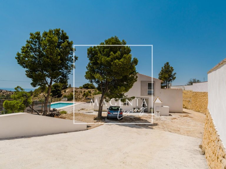 Villa for Sale in Finestrat, Alicante 3