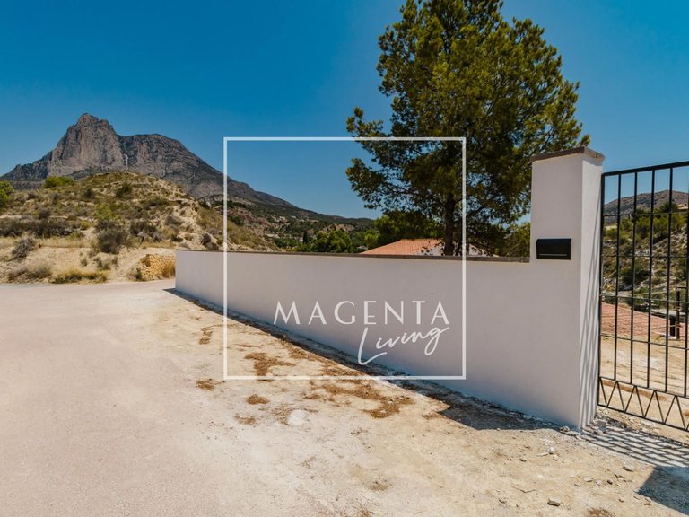 Villa for Sale in Finestrat, Alicante 4