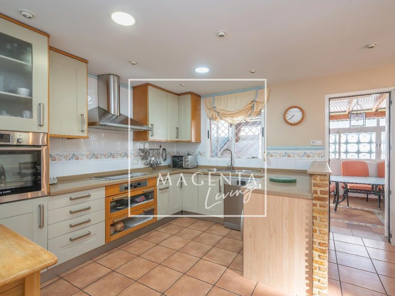 Town House for Sale in Alicante/alacant, Alicante 17