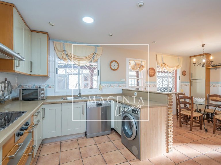 Town House for Sale in Alicante/alacant, Alicante 19