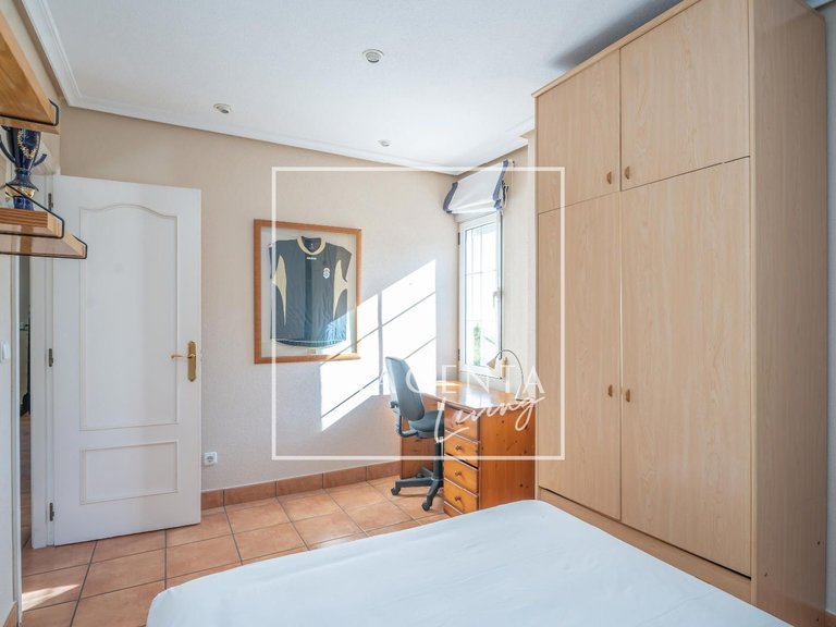 Town House for Sale in Alicante/alacant, Alicante 43