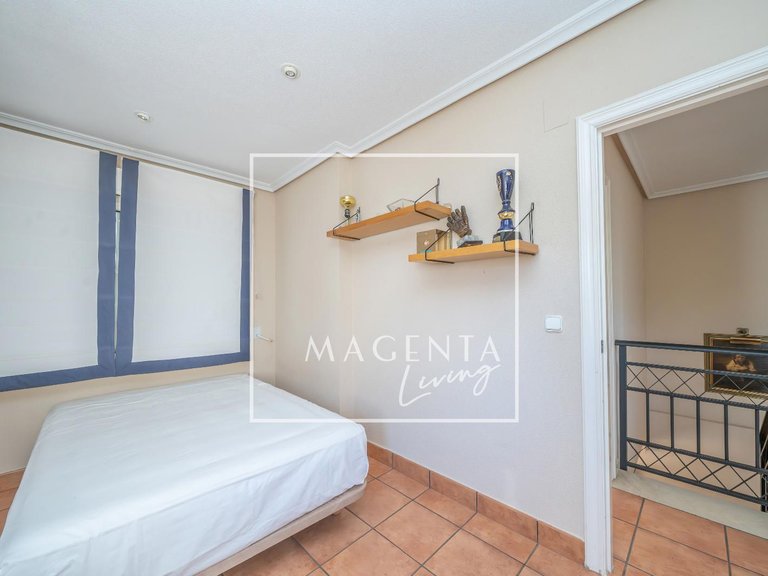 Town House for Sale in Alicante/alacant, Alicante 45
