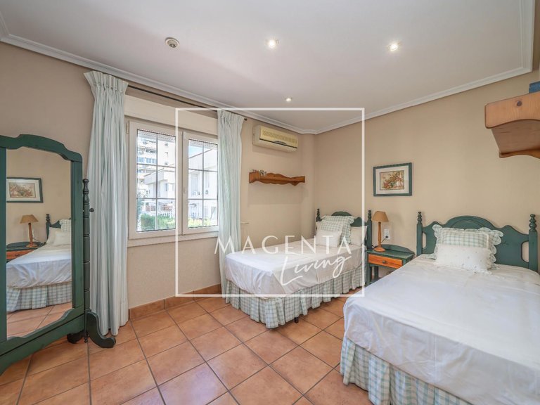 Town House for Sale in Alicante/alacant, Alicante 35