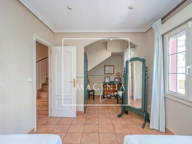 Town House for Sale in Alicante/alacant, Alicante 39