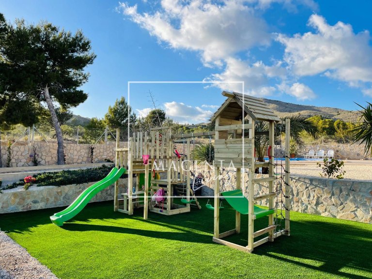 Town House for Sale in Mutxamel, Alicante 43