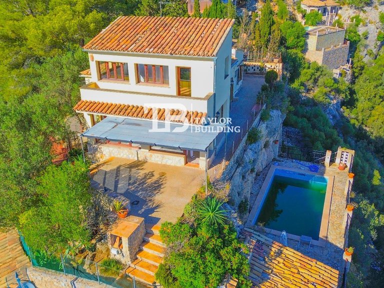 Villa for Sale in Major de Galilea, Puigpunyent 1