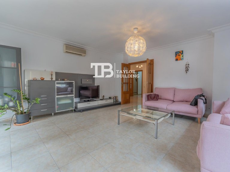 Apartment for Sale in Ramon Muntaner, Palma De Mallorca 2