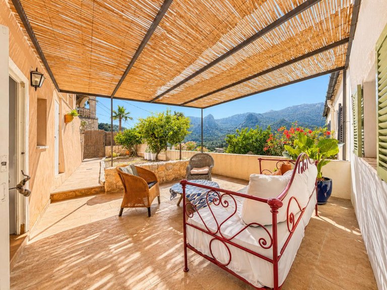 Villa for Sale in Oriente, Bunyola 1