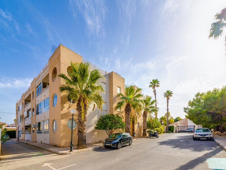 Apartment for Sale in Torrevieja, Alicante 1