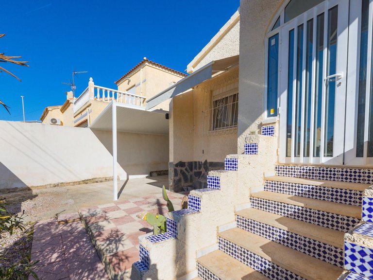 Villa for Sale in San Fulgencio, Alicante 32