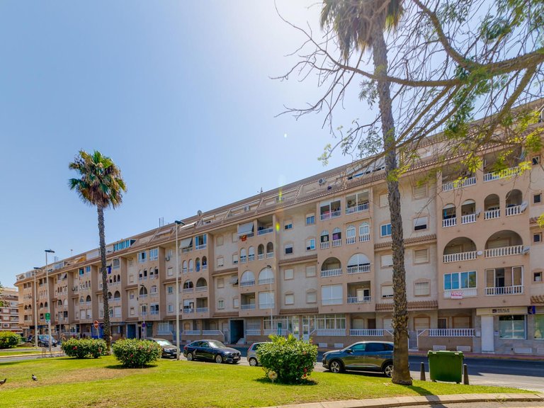 Apartment for Sale in Torrevieja, Alicante 46