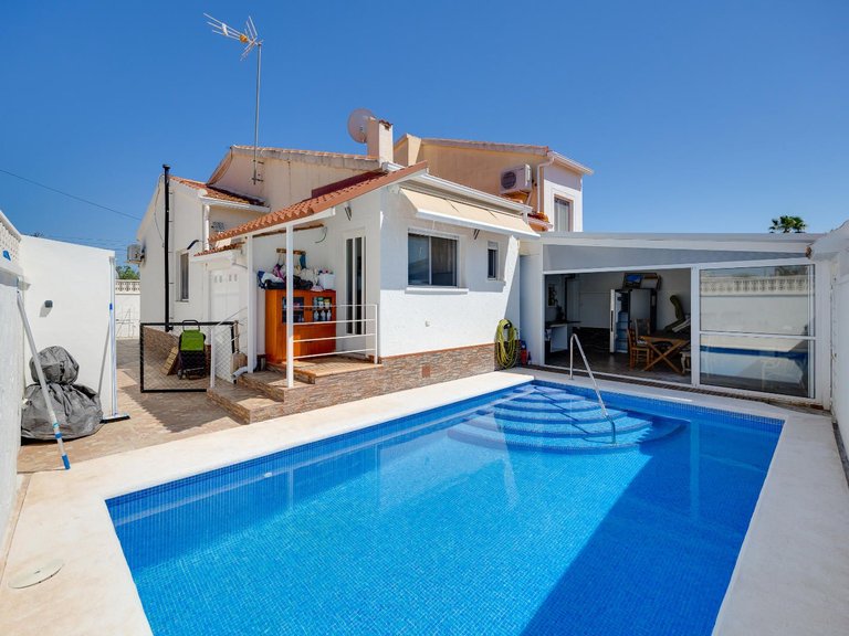 Villa for Sale in San Fulgencio, Alicante 1