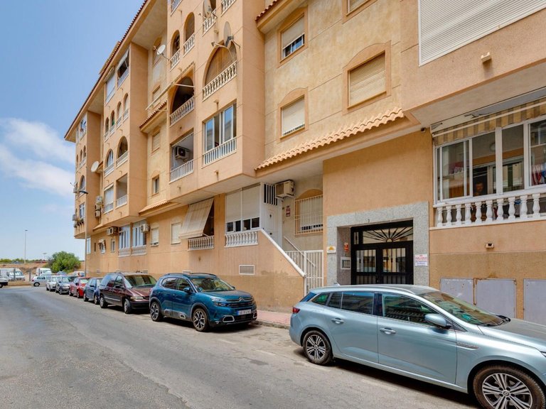 Apartment for Sale in Torrevieja, Alicante 27