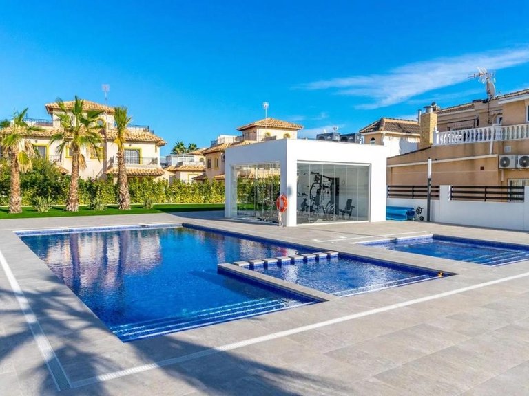 Apartment for Sale in Torrevieja, Alicante 9