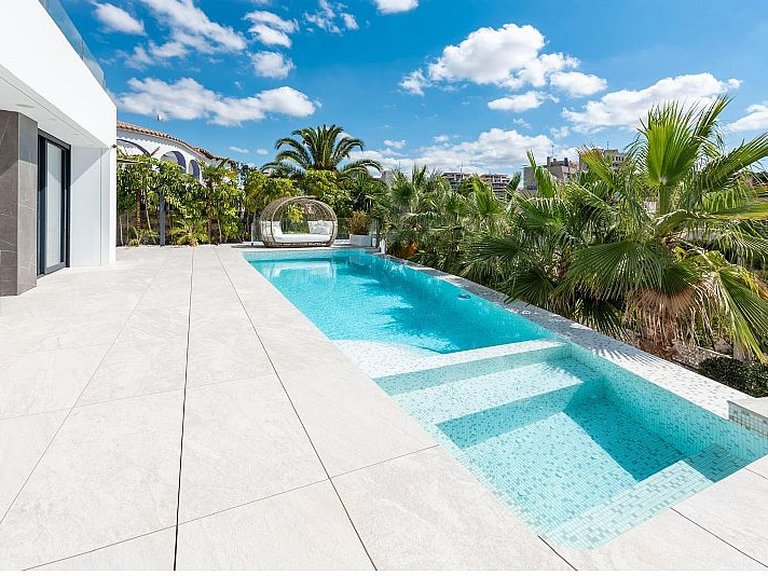 Villa for Sale in Calpe, Alicante 2