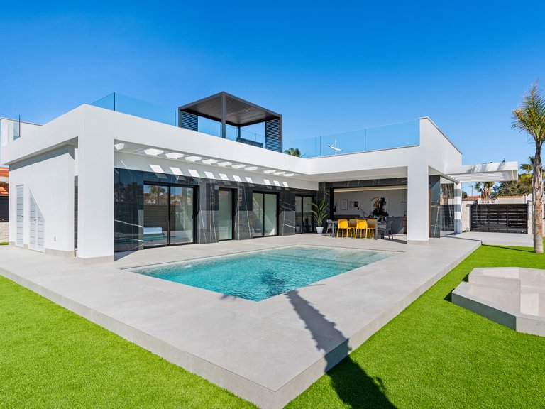 Villa for Sale in La Finca Golf, Alicante 1