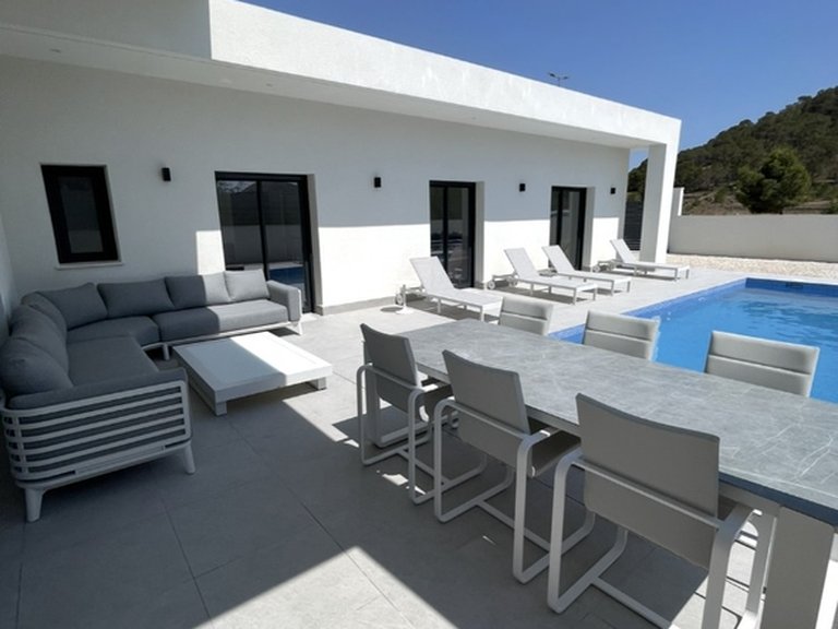 Villa for Sale in La Romana, Alicante 16