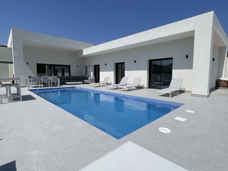 Villa for Sale in La Romana, Alicante 30
