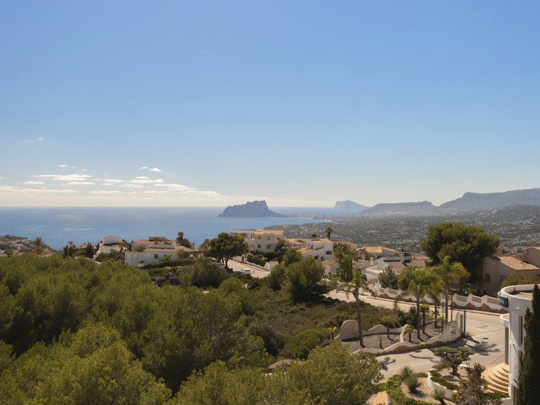 Villa for Sale in Cumbre Del Sol, Alicante 2