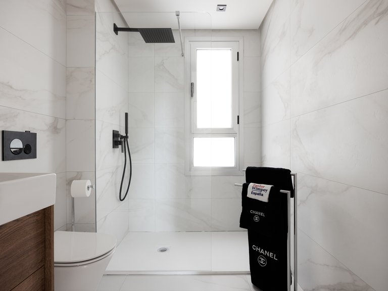 Apartment for Sale in Marbella, Malaga 25