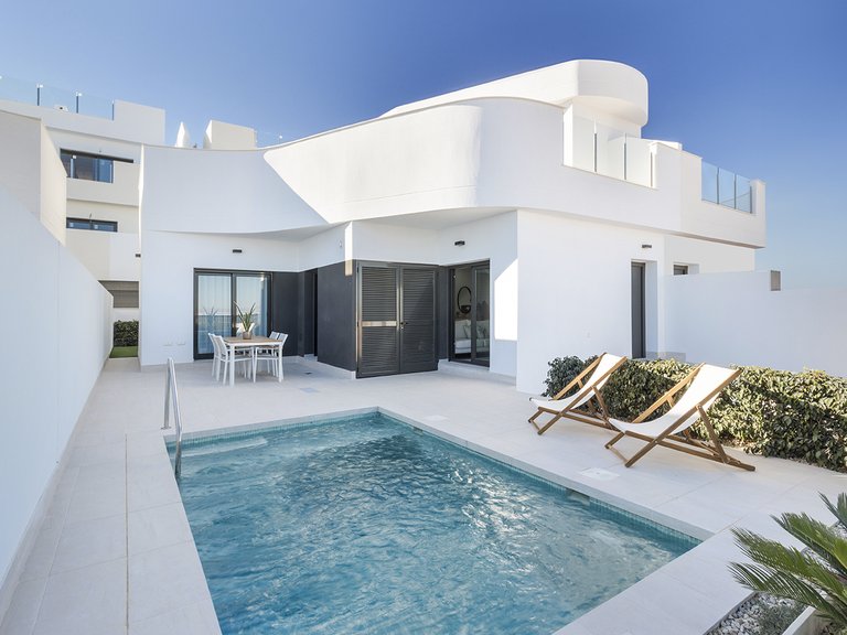 Town House for Sale in Los Balcones, Alicante 1