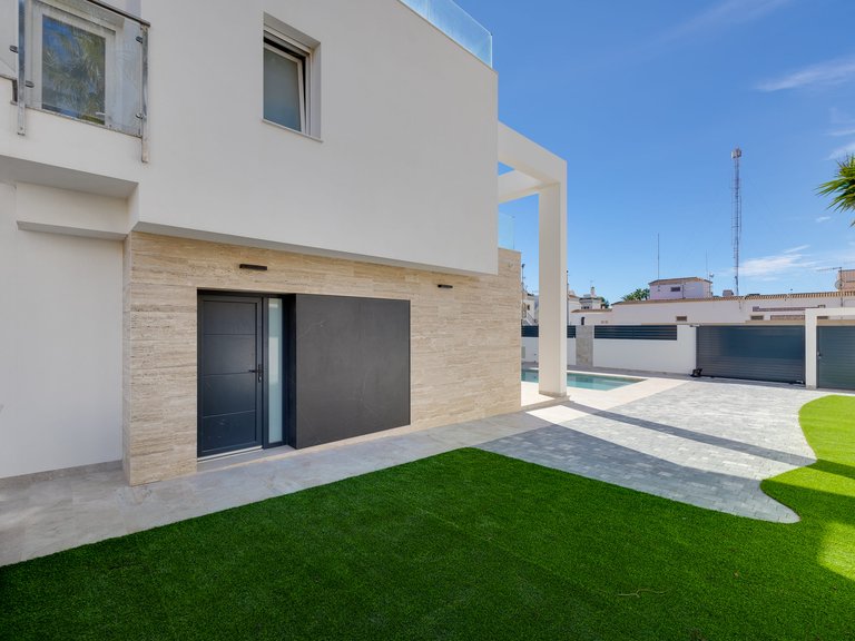 Villa for Sale in Torrevieja, Alicante 22