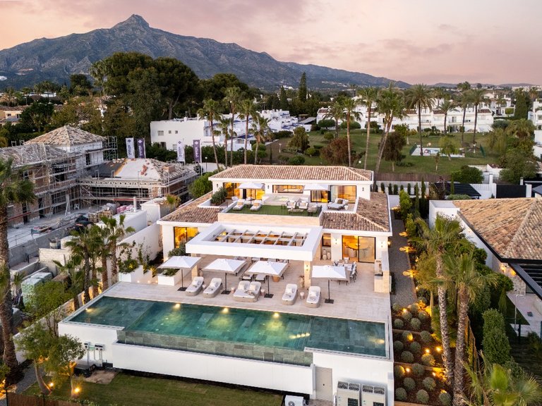 Villa for Sale in Marbella, Malaga 1