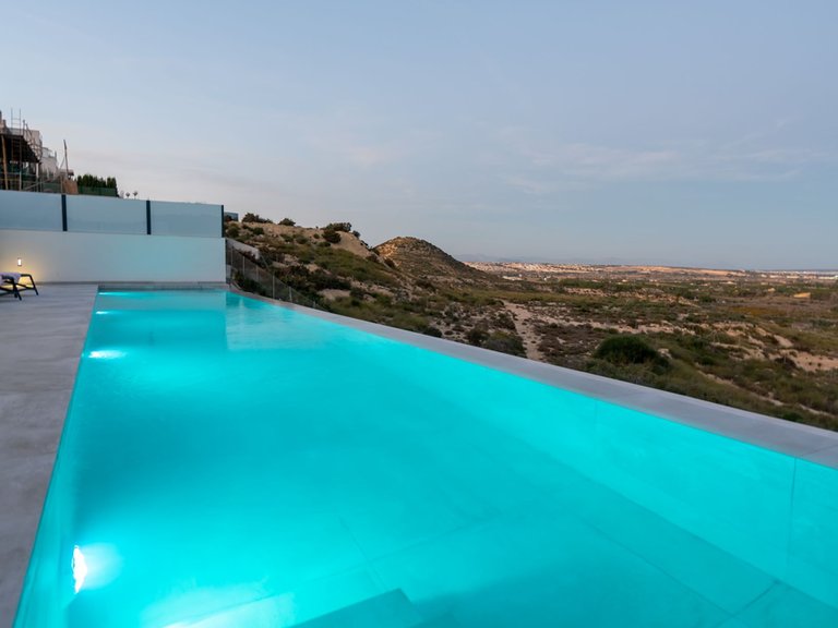 Villa for Sale in Rojales, Alicante 3