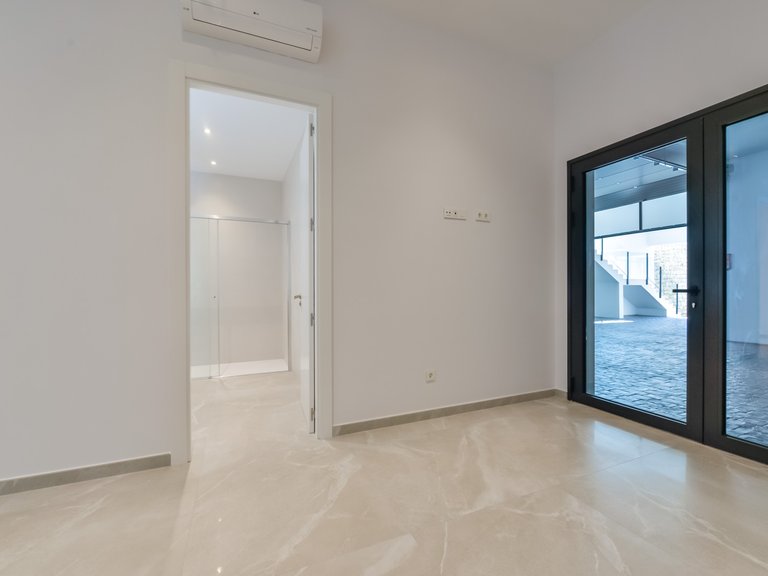 Villa for Sale in Finestrat, Alicante 18