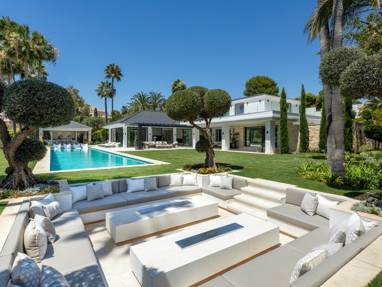 Villa for Sale in Marbella, Malaga 4