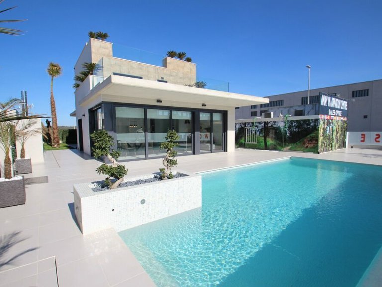 Villa for Sale in San Miguel De Salinas, Alicante 1