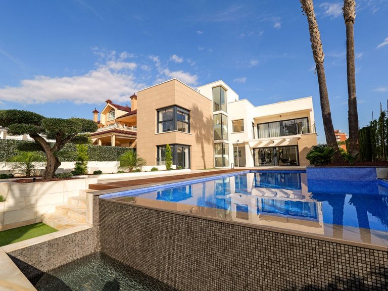 Villa for Sale in Torrevieja, Alicante 18