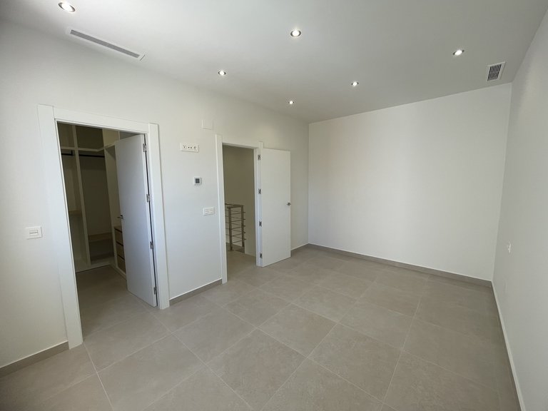 Villa for Sale in Heredades, Alicante 10