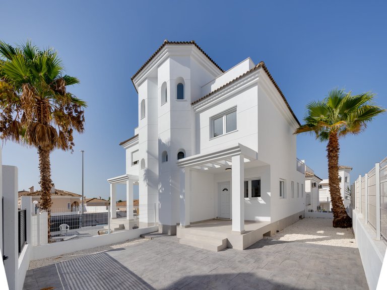 Villa for Sale in San Fulgencio, Alicante 1