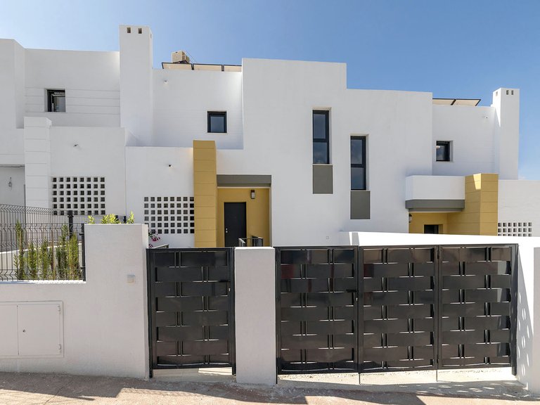 Villa for Sale in Busot, Alicante 2
