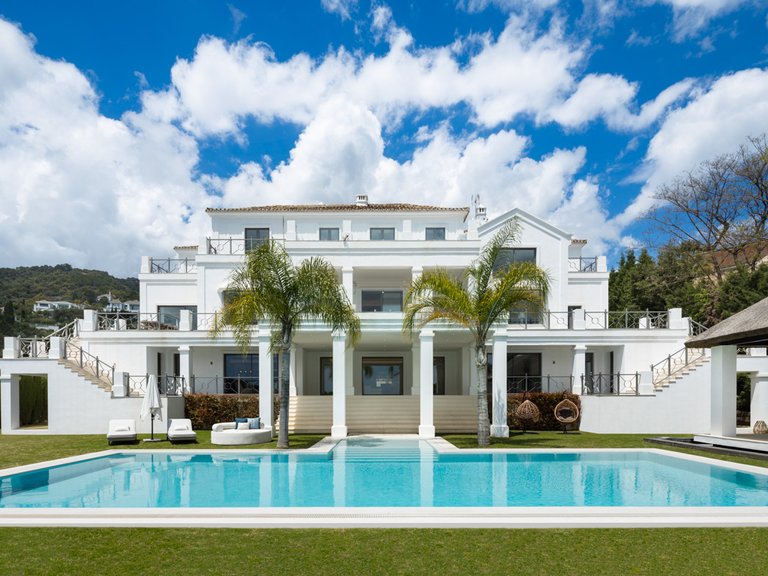 Villa for Sale in Benahavís, Malaga 1