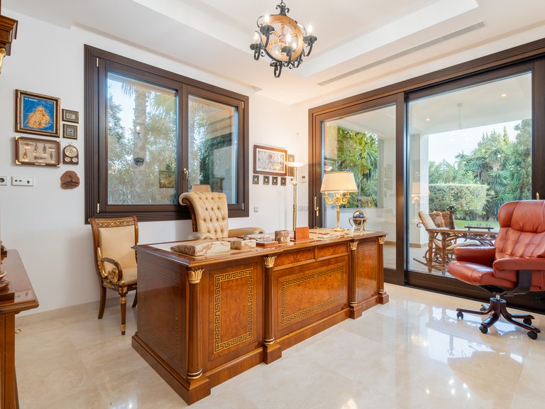 Villa for Sale in Estepona, Malaga 11
