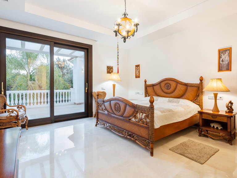 Villa for Sale in Estepona, Malaga 20