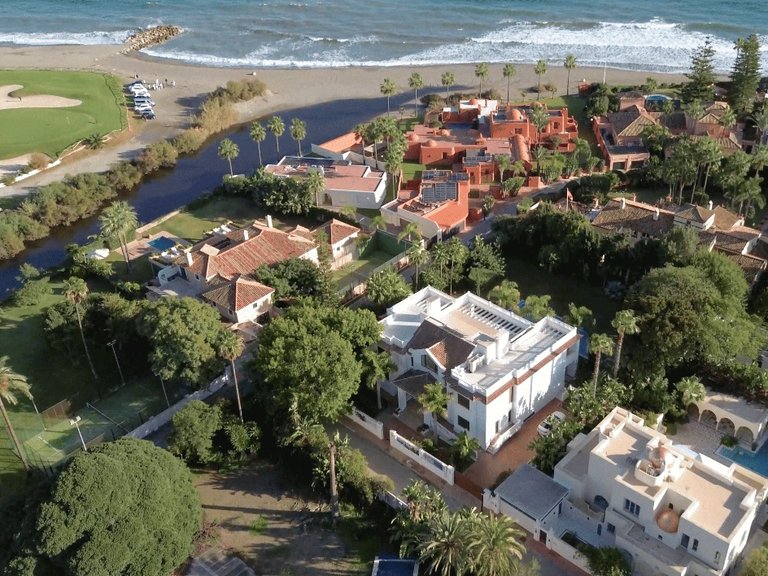 Villa for Sale in Estepona, Malaga 27