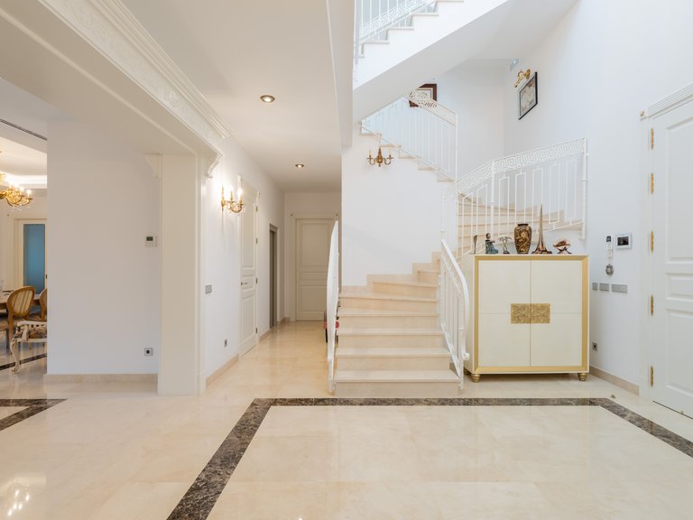 Villa for Sale in Estepona, Malaga 30