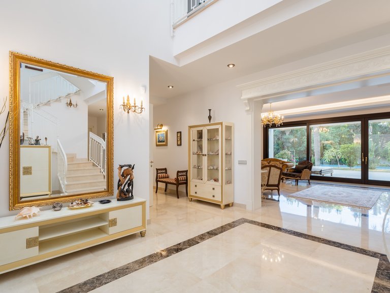 Villa for Sale in Estepona, Malaga 42