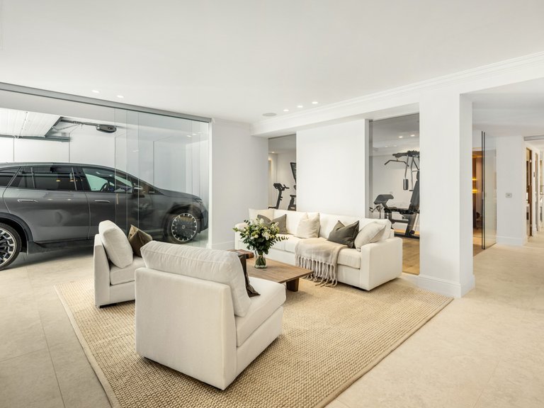 Villa for Sale in Marbella, Malaga 23