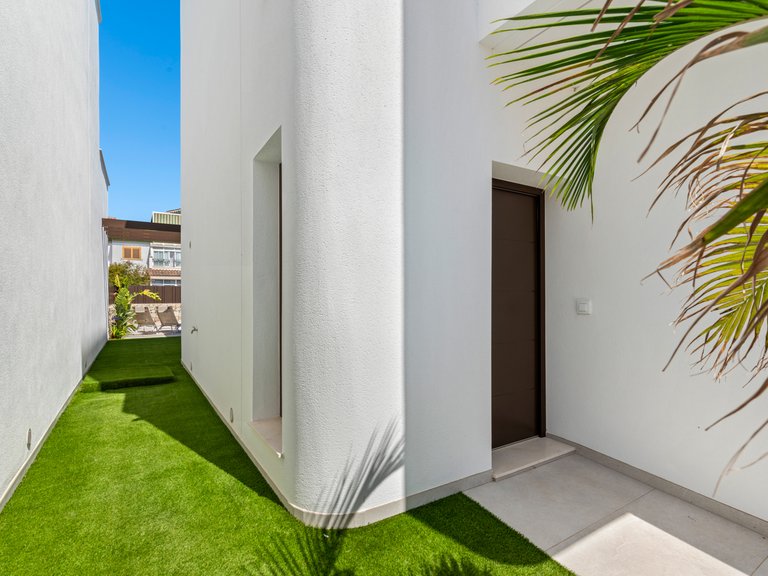 Villa for Sale in Pilar De La Horadada, Alicante 36