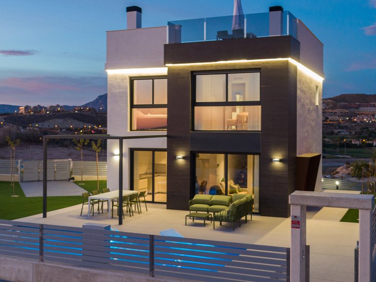 Villa for Sale in Mutxamel, Muchamiel, Alicante 1