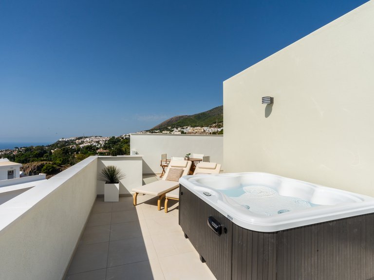 Apartment for Sale in Benalmádena, Malaga 18