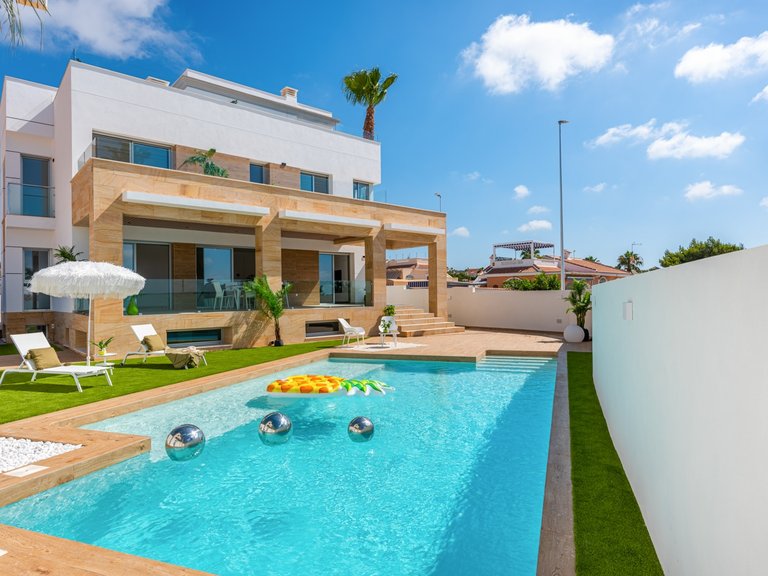 Villa for Sale in Ciudad Quesada, Ciudad Quesada - Rojales, Alicante 2