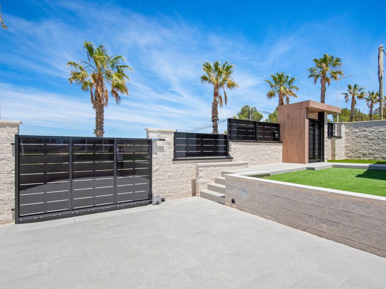 Villa for Sale in La Finca Golf, Alicante 7