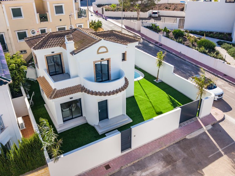 Villa for Sale in Orihuela Costa, Alicante 1
