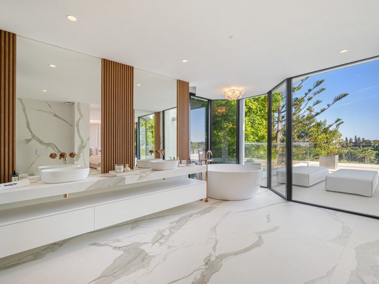 Villa for Sale in Marbella, Malaga 11