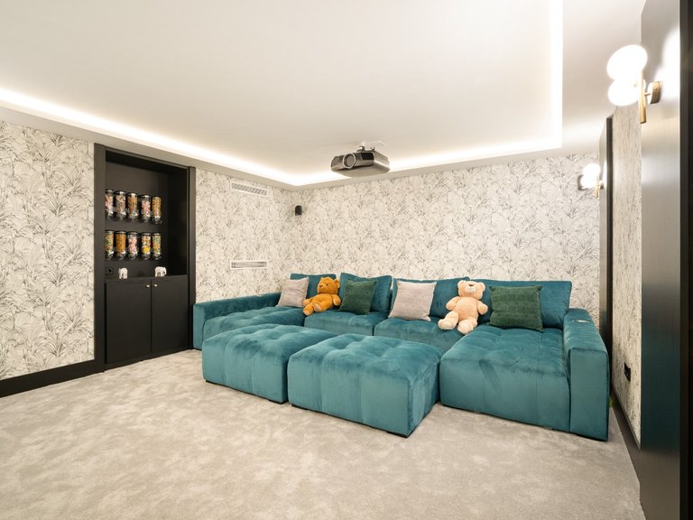 Villa for Sale in Marbella, Malaga 24